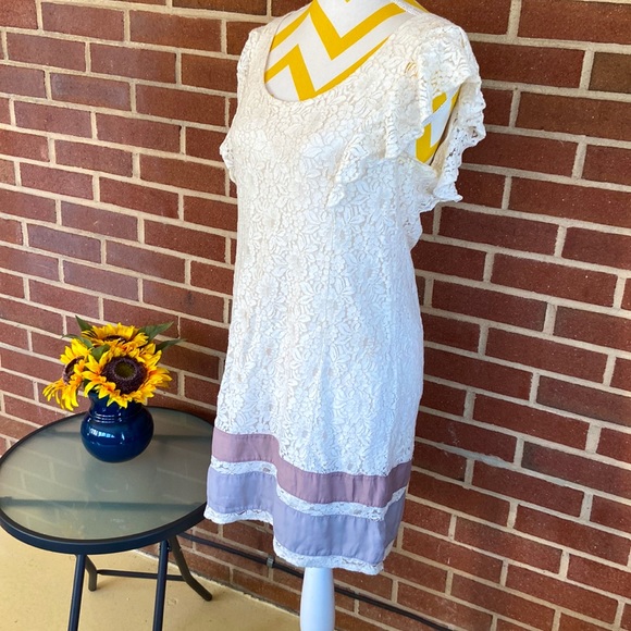 AE Lace Shift Dress - Picture 2 of 14